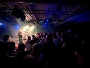Noise Lab Konzert mit Blick auf die Bühne